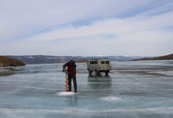 25-11-18-baikal-ice